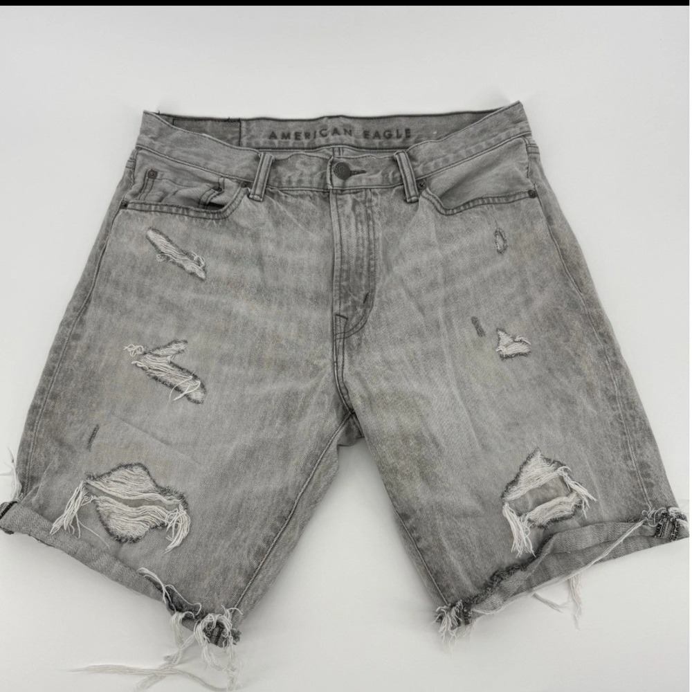 American Eagle Mens Gray Distressed Denim Shorts Size 33 Ripped Frayed Cotton - Picture 1 of 8
